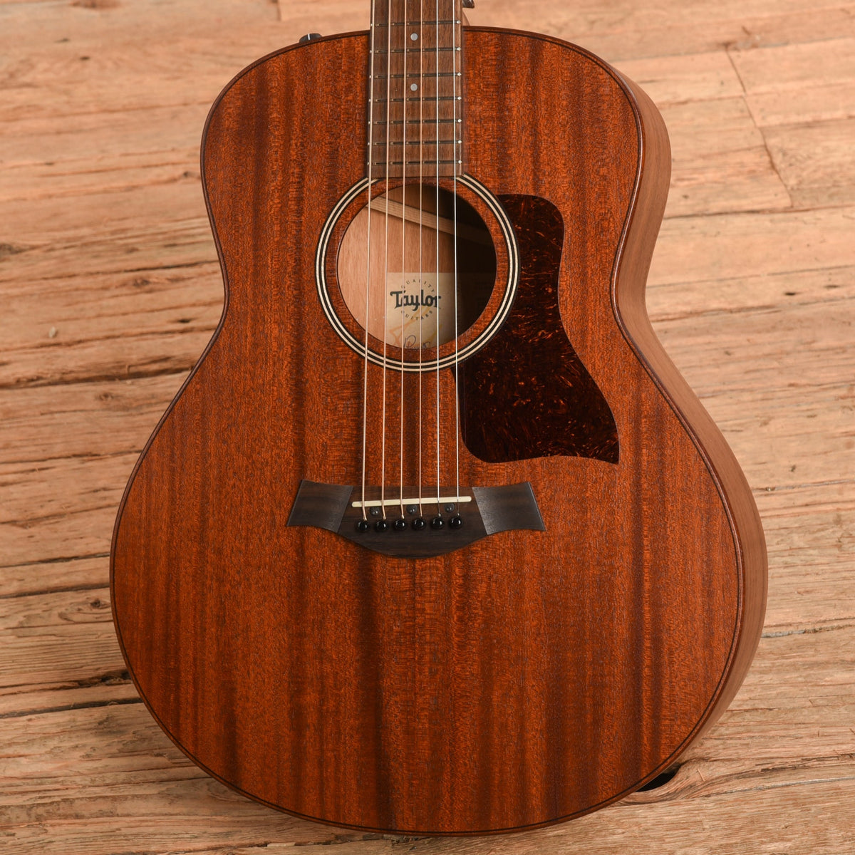 Taylor GTe Mahogany Natural - John Oates - Angle 2 | MUSICTONER