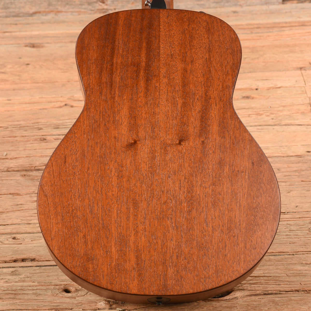 Taylor GTe Mahogany Natural - John Oates - Angle 3 | MUSICTONER