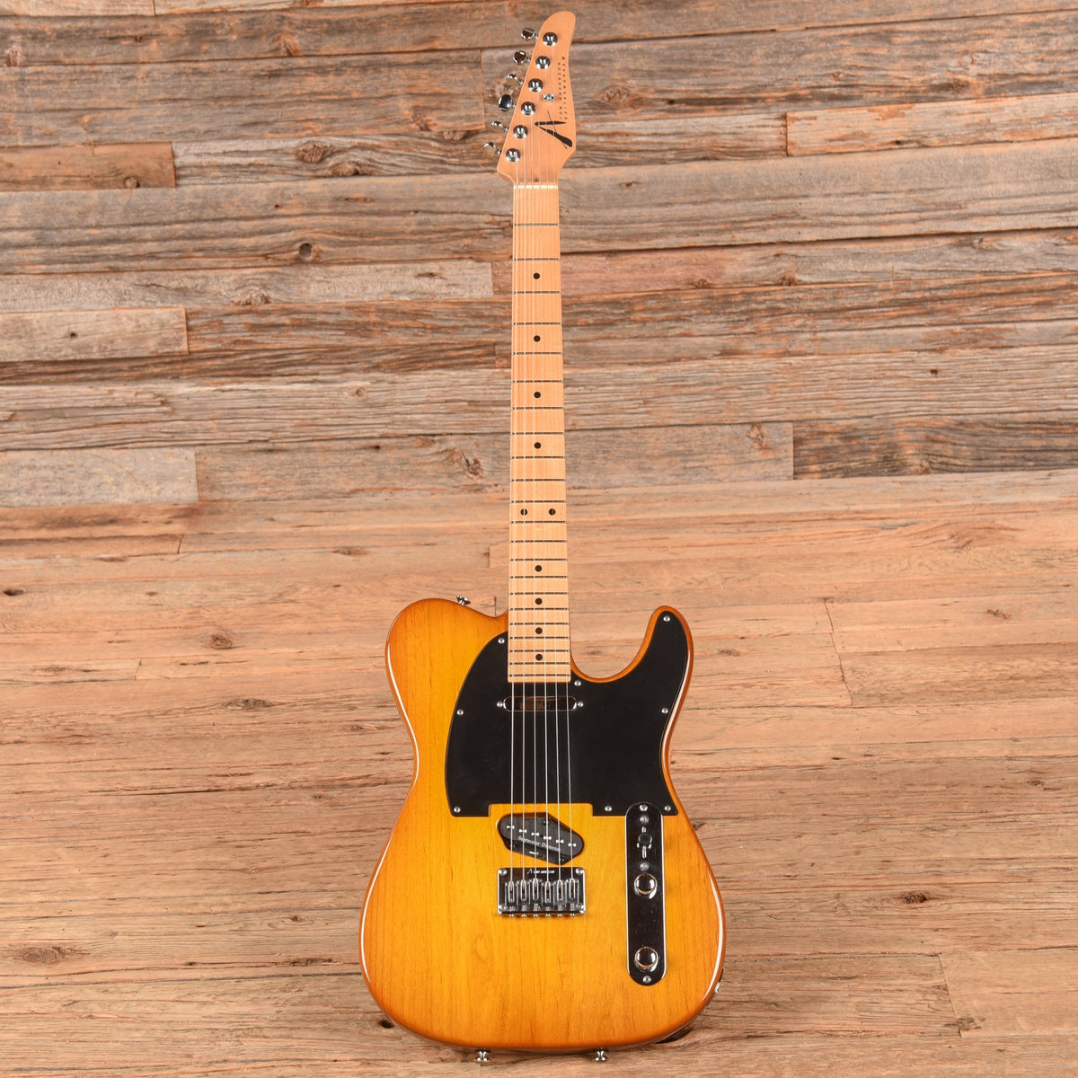 Tom Anderson Classic T Honey Burst - Angle 4 | MUSICTONER