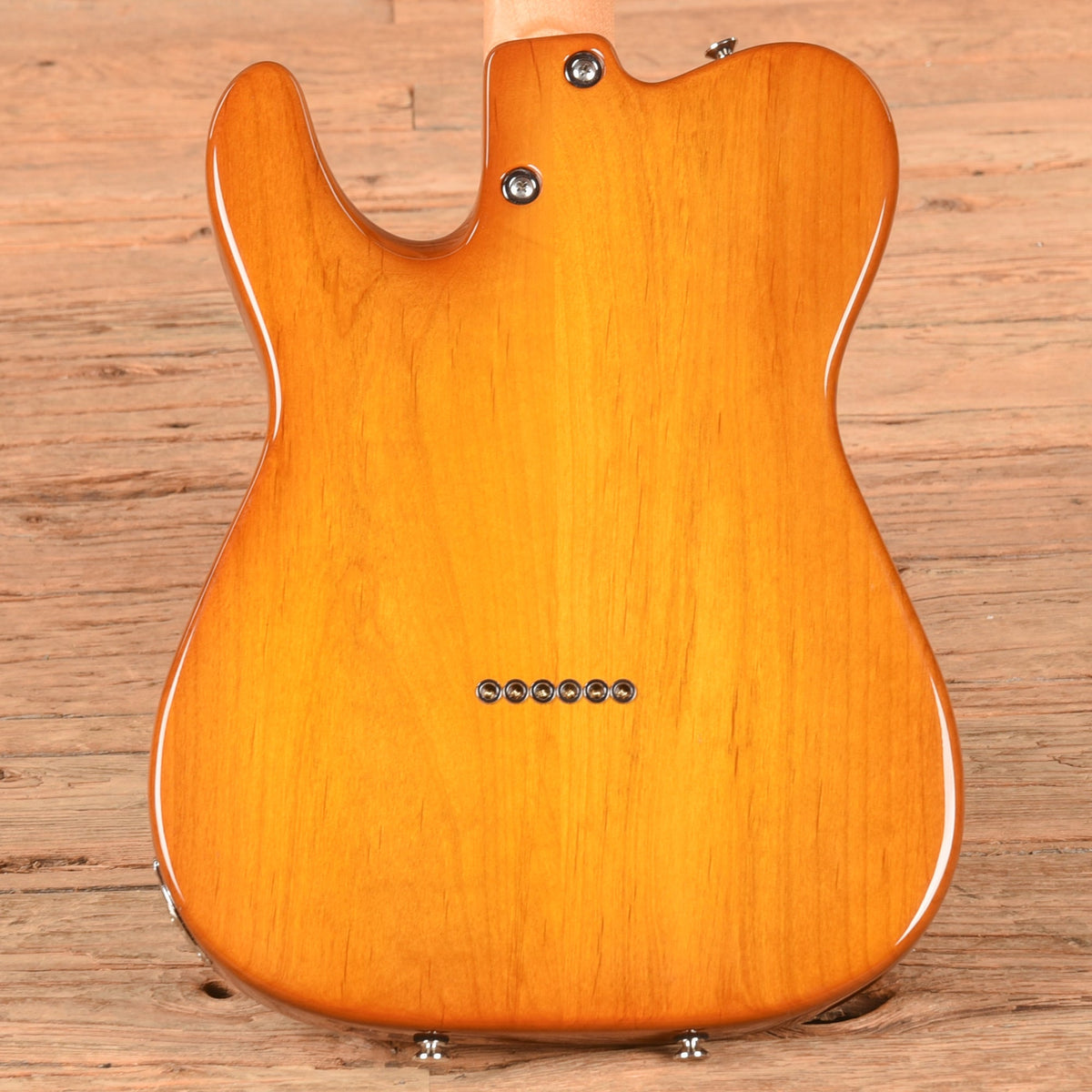 Tom Anderson Classic T Honey Burst - Angle 3 | MUSICTONER