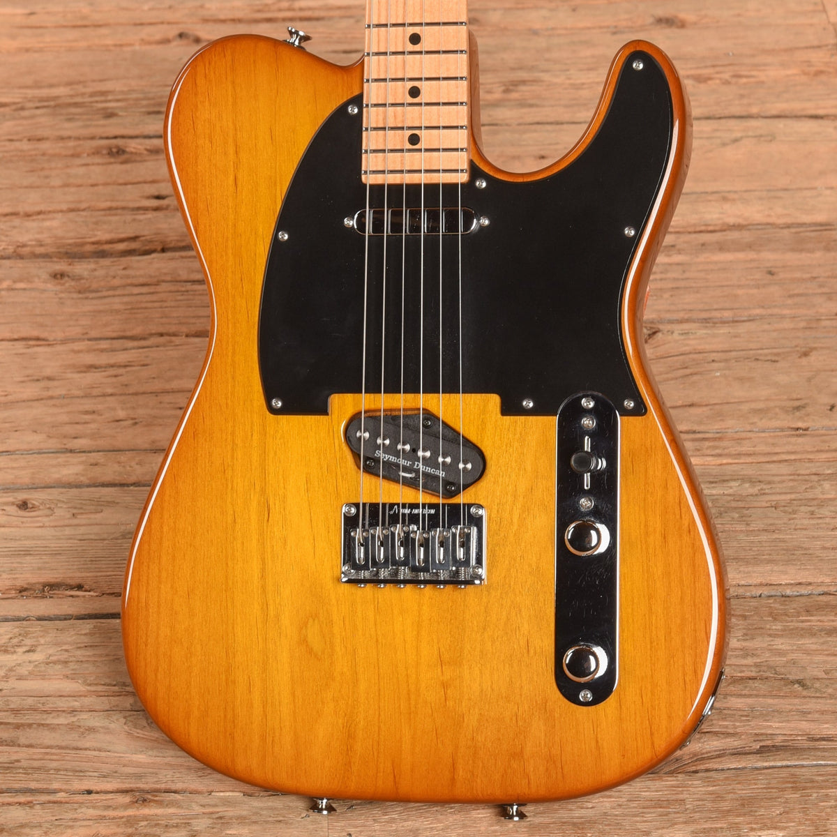Tom Anderson Classic T Honey Burst - Angle 2 | MUSICTONER
