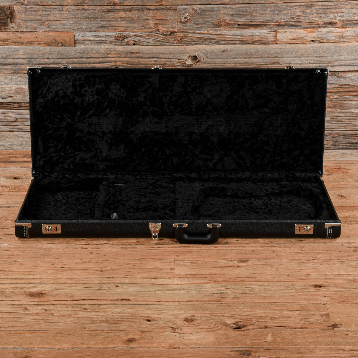 Tuttle S-Type Red - Angle 9 | MUSICTONER